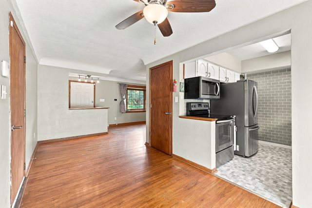 1709 Kenyon Avenue, Des Moines, IA 50315