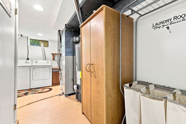 1709 Kenyon Avenue, Des Moines, IA 50315