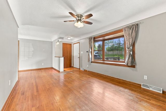 1709 Kenyon Avenue, Des Moines, IA 50315