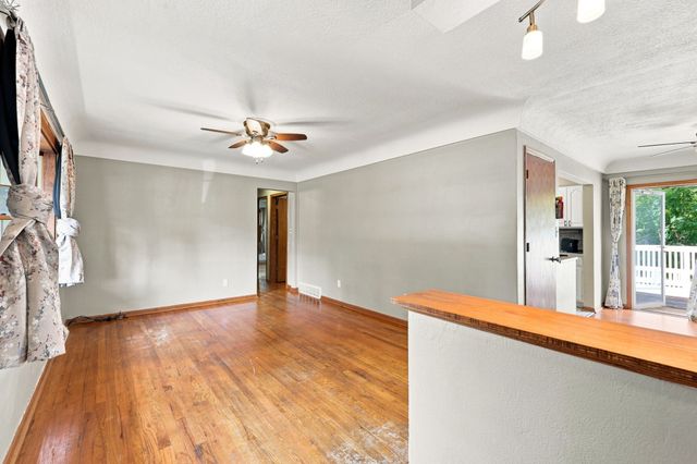 1709 Kenyon Avenue, Des Moines, IA 50315