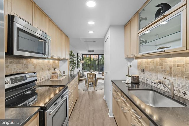 1530 KEY BLVD #512, Arlington, VA 22209