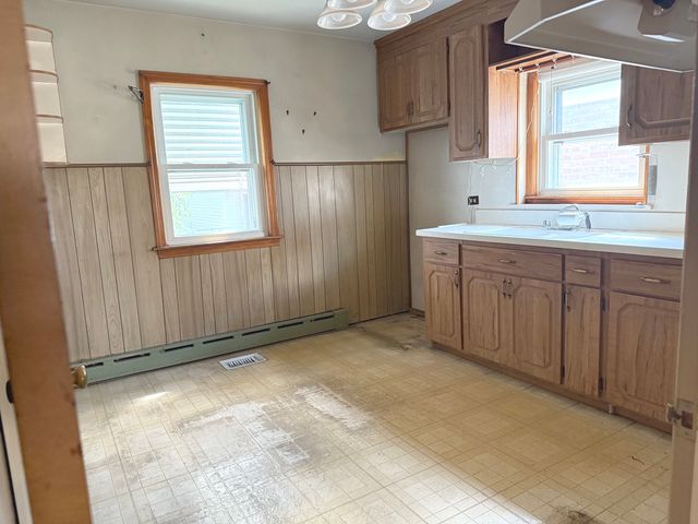 6849 S Keeler Avenue, Chicago, IL 60629