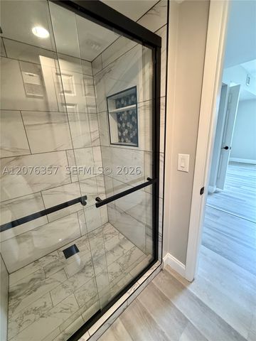 1520 Whitehall Dr 206, Davie, FL 33324
