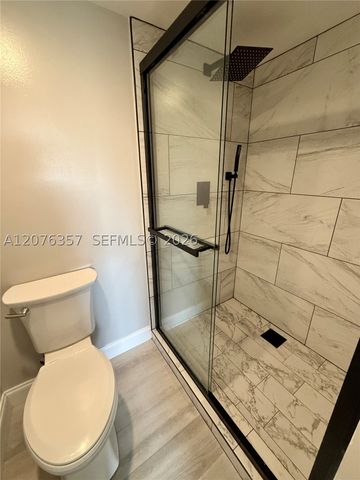 1520 Whitehall Dr 206, Davie, FL 33324