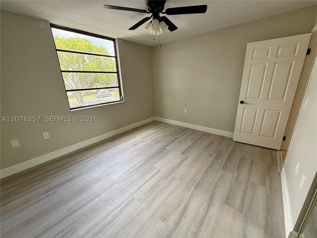 1520 Whitehall Dr 206, Davie, FL 33324