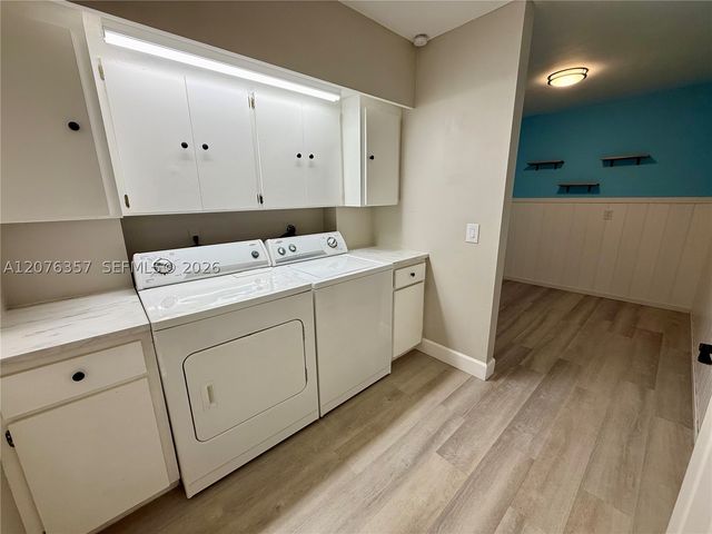 1520 Whitehall Dr 206, Davie, FL 33324