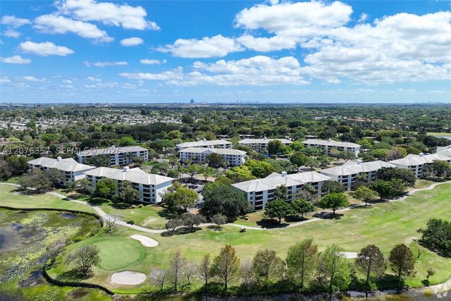 1520 Whitehall Dr 206, Davie, FL 33324