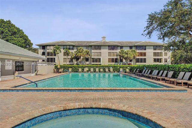 1520 Whitehall Dr 206, Davie, FL 33324