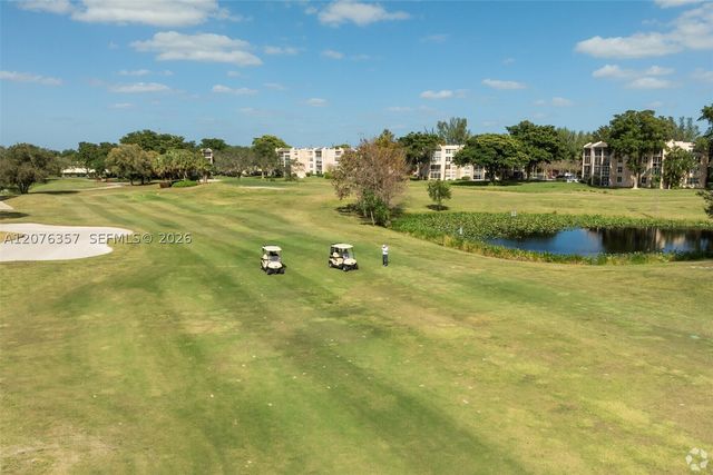 1520 Whitehall Dr 206, Davie, FL 33324