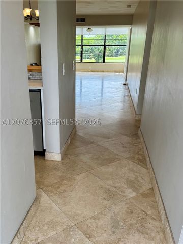 1520 Whitehall Dr 206, Davie, FL 33324