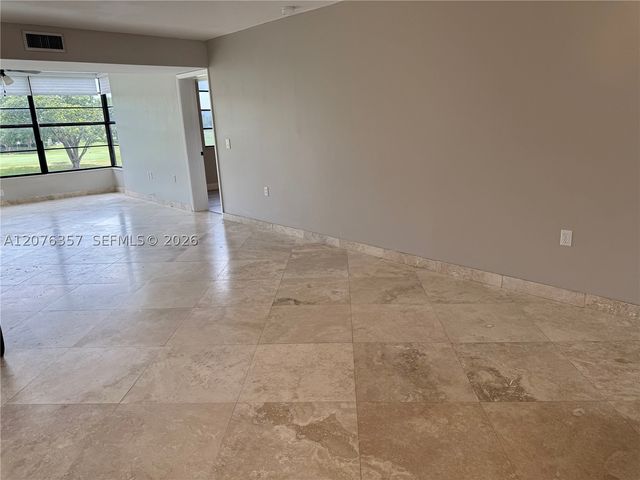 1520 Whitehall Dr 206, Davie, FL 33324
