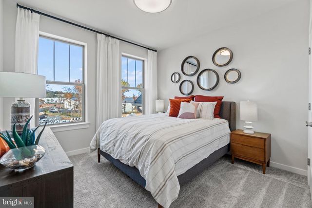 1105B DABNEY DR, Manassas Park, VA 20111