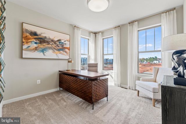 1105B DABNEY DR, Manassas Park, VA 20111