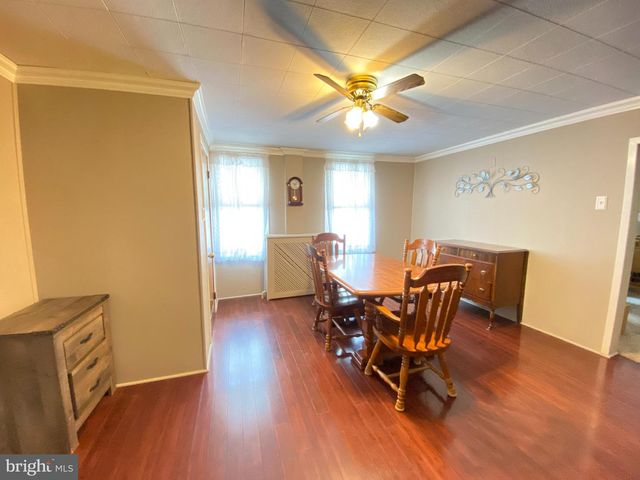 141 S NICHOLAS ST, Saint Clair, PA 17970