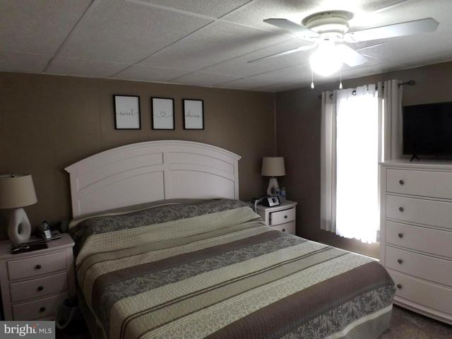 141 S NICHOLAS ST, Saint Clair, PA 17970