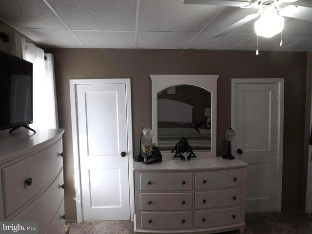 141 S NICHOLAS ST, Saint Clair, PA 17970