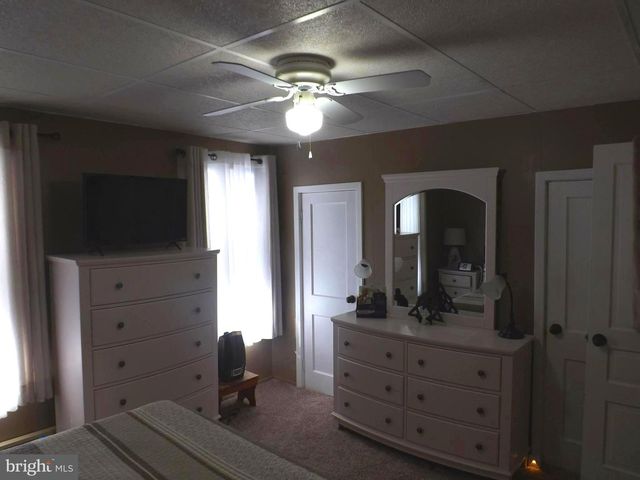 141 S NICHOLAS ST, Saint Clair, PA 17970