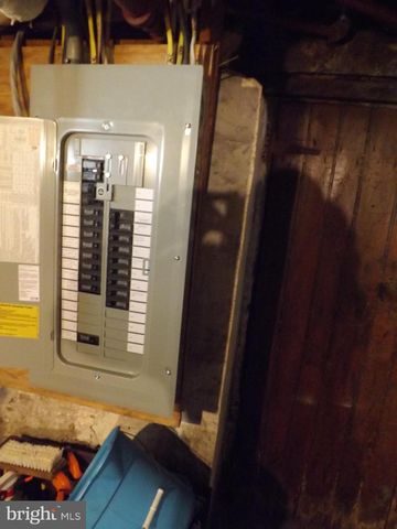 141 S NICHOLAS ST, Saint Clair, PA 17970