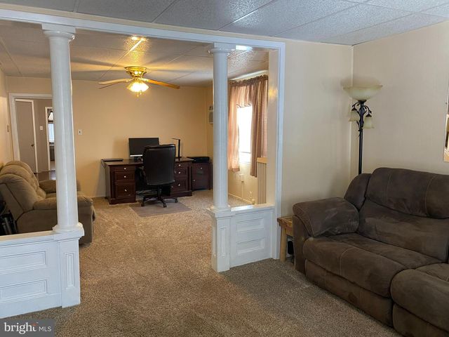 141 S NICHOLAS ST, Saint Clair, PA 17970