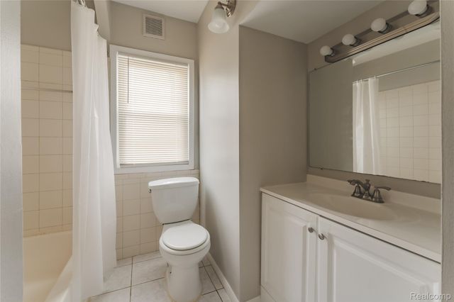 15765 Nicolai Avenue, Eastpointe, MI 48021