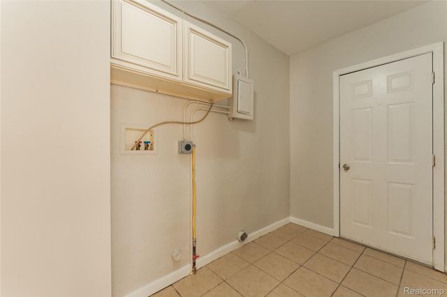 15765 Nicolai Avenue, Eastpointe, MI 48021