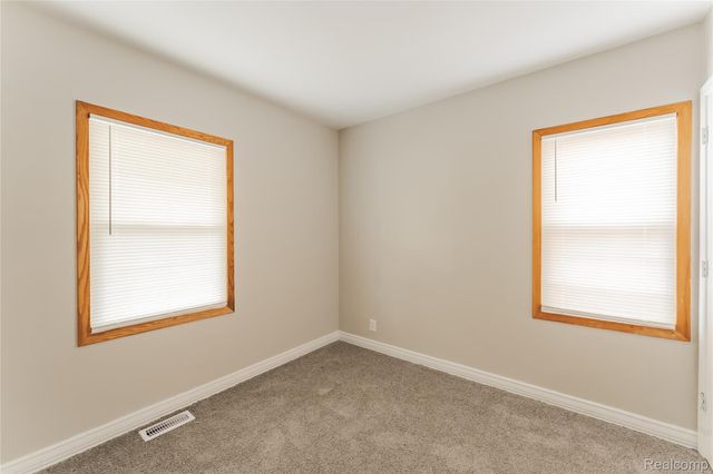 15765 Nicolai Avenue, Eastpointe, MI 48021