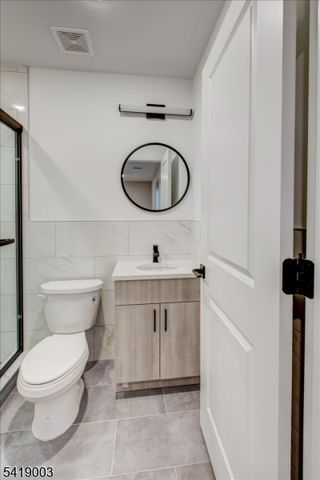 54 Holland St, Newark City, NJ 07103