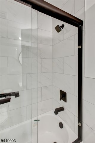 54 Holland St, Newark City, NJ 07103