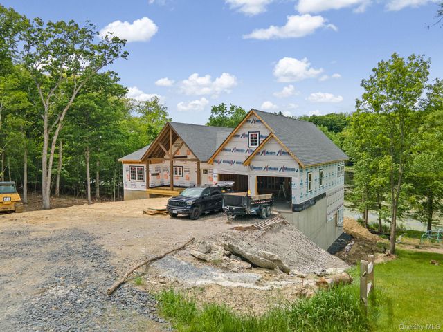 86 Shore Boulevard, Slate Hill, NY 10973