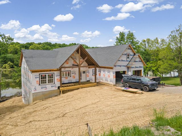 86 Shore Boulevard, Slate Hill, NY 10973