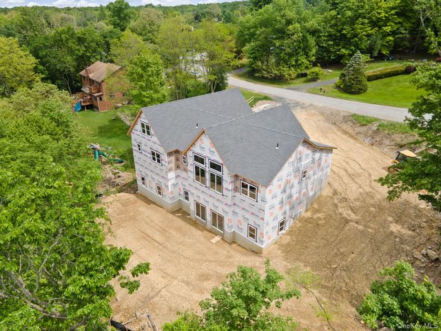 86 Shore Boulevard, Slate Hill, NY 10973