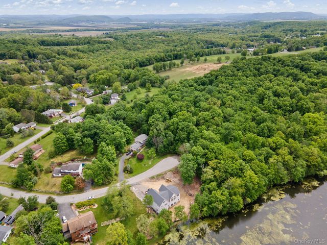 86 Shore Boulevard, Slate Hill, NY 10973