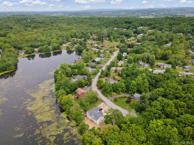 86 Shore Boulevard, Slate Hill, NY 10973