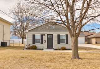4104 69th Street, Urbandale, IA 50322