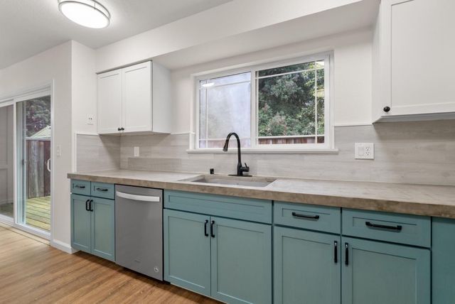 2042 Bobwhite Lane, Santa Cruz, CA 95065