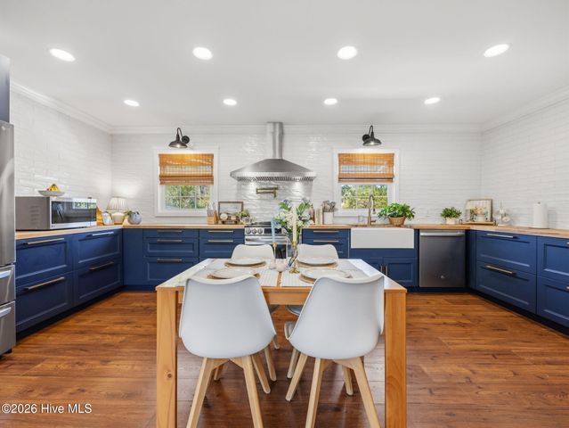 209 Puller Drive, Jacksonville, NC 28540