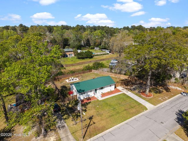 209 Puller Drive, Jacksonville, NC 28540