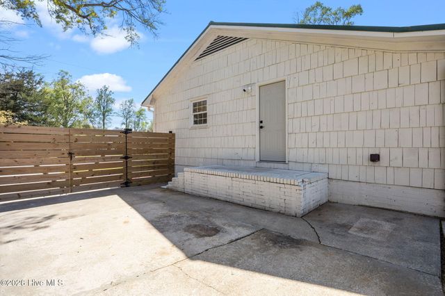 209 Puller Drive, Jacksonville, NC 28540