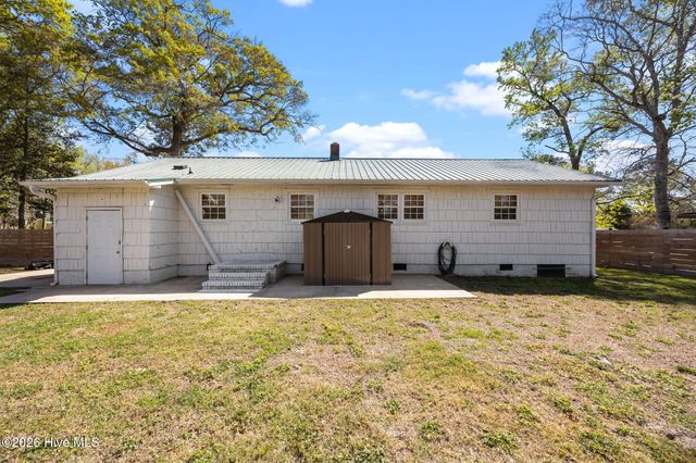 209 Puller Drive, Jacksonville, NC 28540