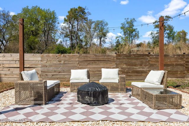 209 Puller Drive, Jacksonville, NC 28540