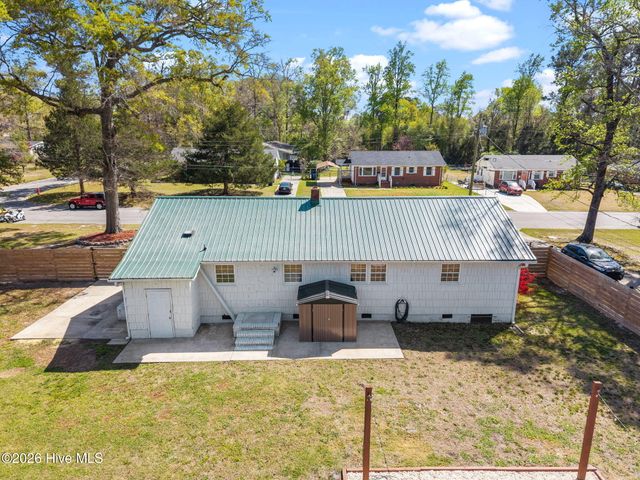 209 Puller Drive, Jacksonville, NC 28540