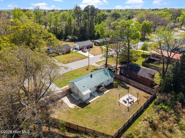 209 Puller Drive, Jacksonville, NC 28540