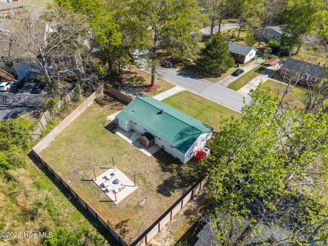 209 Puller Drive, Jacksonville, NC 28540