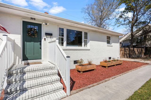 209 Puller Drive, Jacksonville, NC 28540