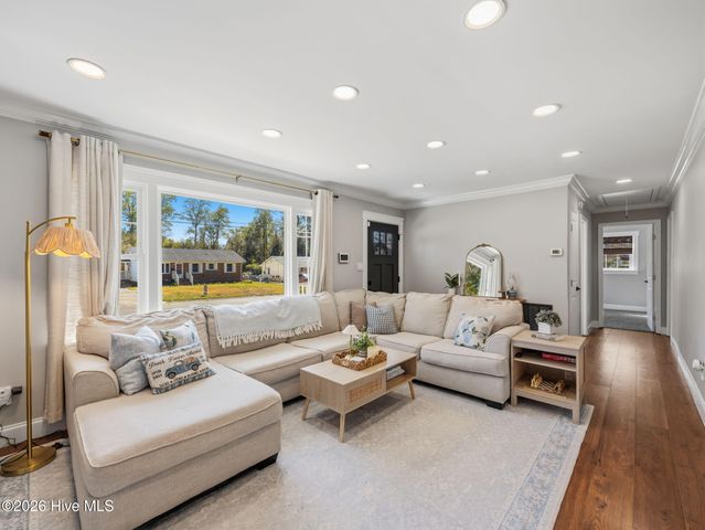 209 Puller Drive, Jacksonville, NC 28540