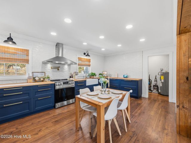 209 Puller Drive, Jacksonville, NC 28540