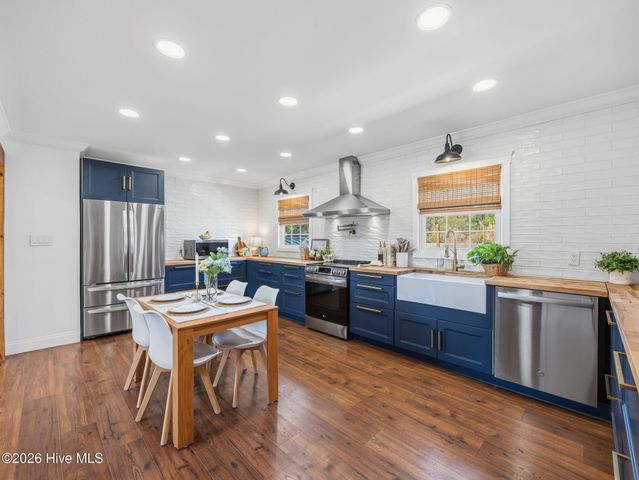 209 Puller Drive, Jacksonville, NC 28540