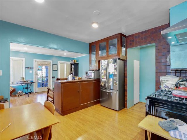 2258 Duane, Los Angeles, CA 90039