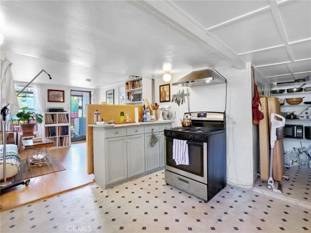 2258 Duane, Los Angeles, CA 90039