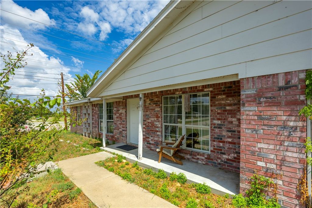 606 North Moore Street, Caldwell, TX 77836 — photo 4